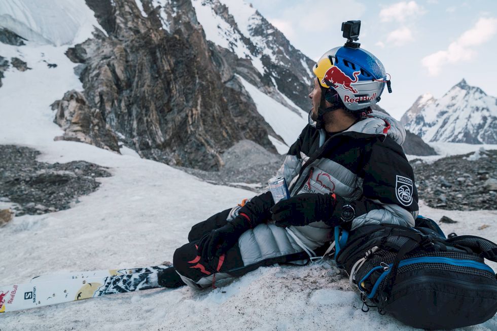 Världsrekordförsök med skidor utför Everest